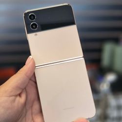 Galaxy Flip 4 UNLOCKED 128GB
