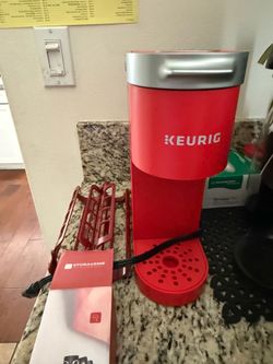 Keurig coffee maker with pod dispenser