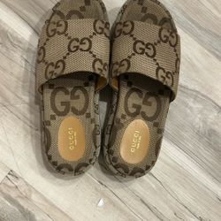 i had bought it for my mom in she couldn’t fit it 