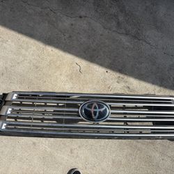 Toyota Tundra Grill 2019