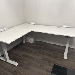 Uplift L Shaped Desk 