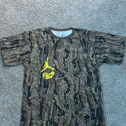 Travis Scott X Nike Jordan Camo Graphic Tee Size Large