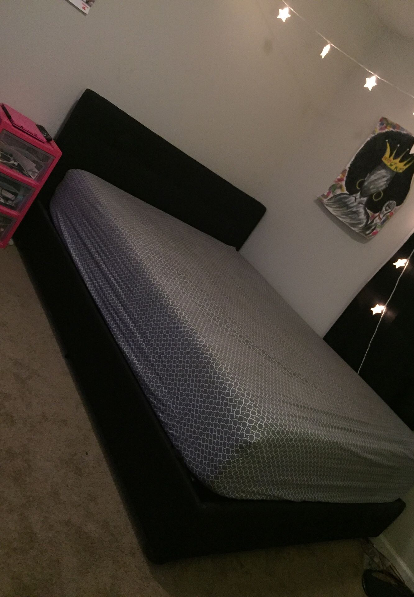 Upholstered Platform Bed (BLACK)