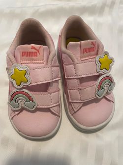 Pumas shoes size 5, toddlers