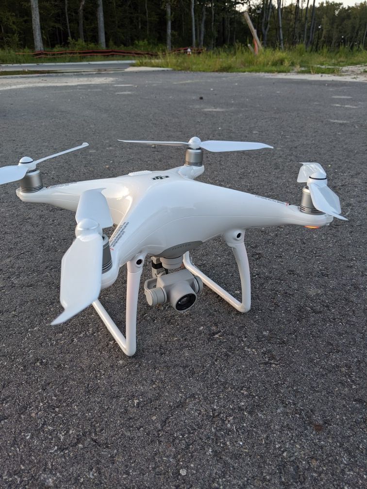 Dji phantom 4 drone