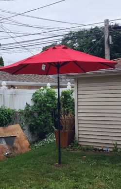 UMBRELLA/ SUNBRELLA 9 FEET WITH BASE