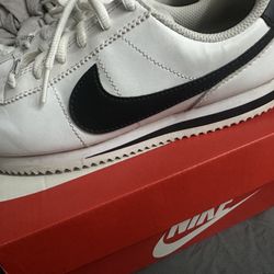 Nike shoes 