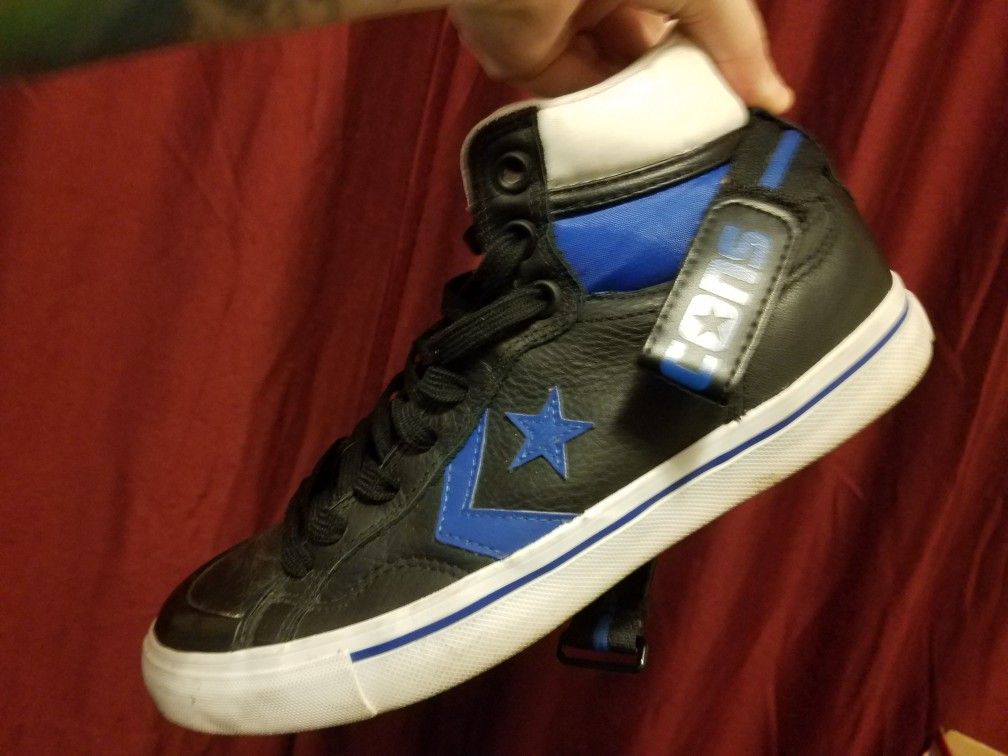 Converse Size 7 Mens 8 1/2 Womens