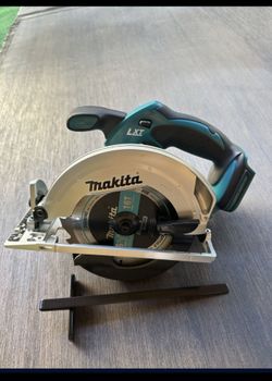 Makita 18V LXT Lithium-Ion Cordless 6-1/2 in. Lightweight Circular Saw and General Purpose Blade (Tool-Only