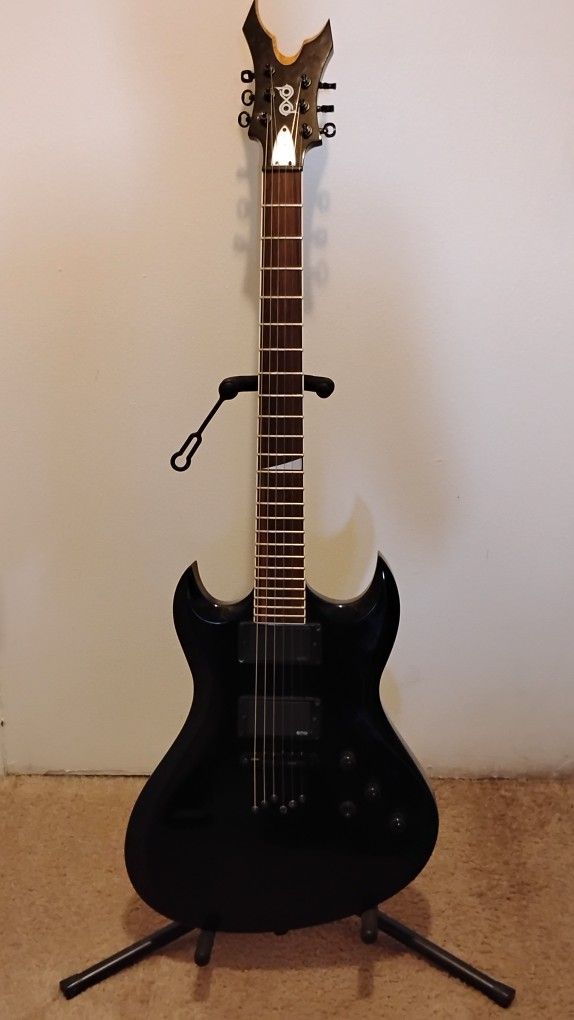 Guitar:Peavey Tomb 2