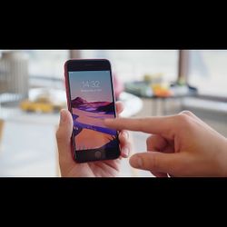 IPHONE SE 3GEN 64 G UNLOCKED PLUS EXTRAS