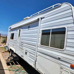 2006 Weekend Warrior FSC2800 Toy Hauler Camper