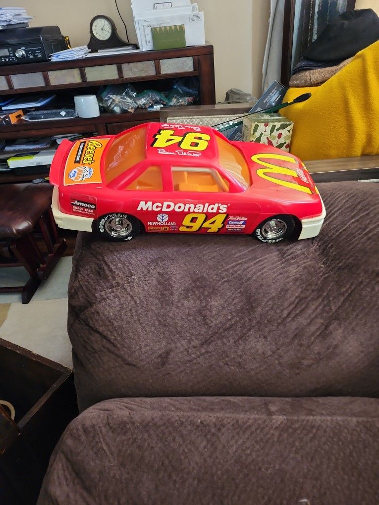 1995 Plastic Model Car Great Shape