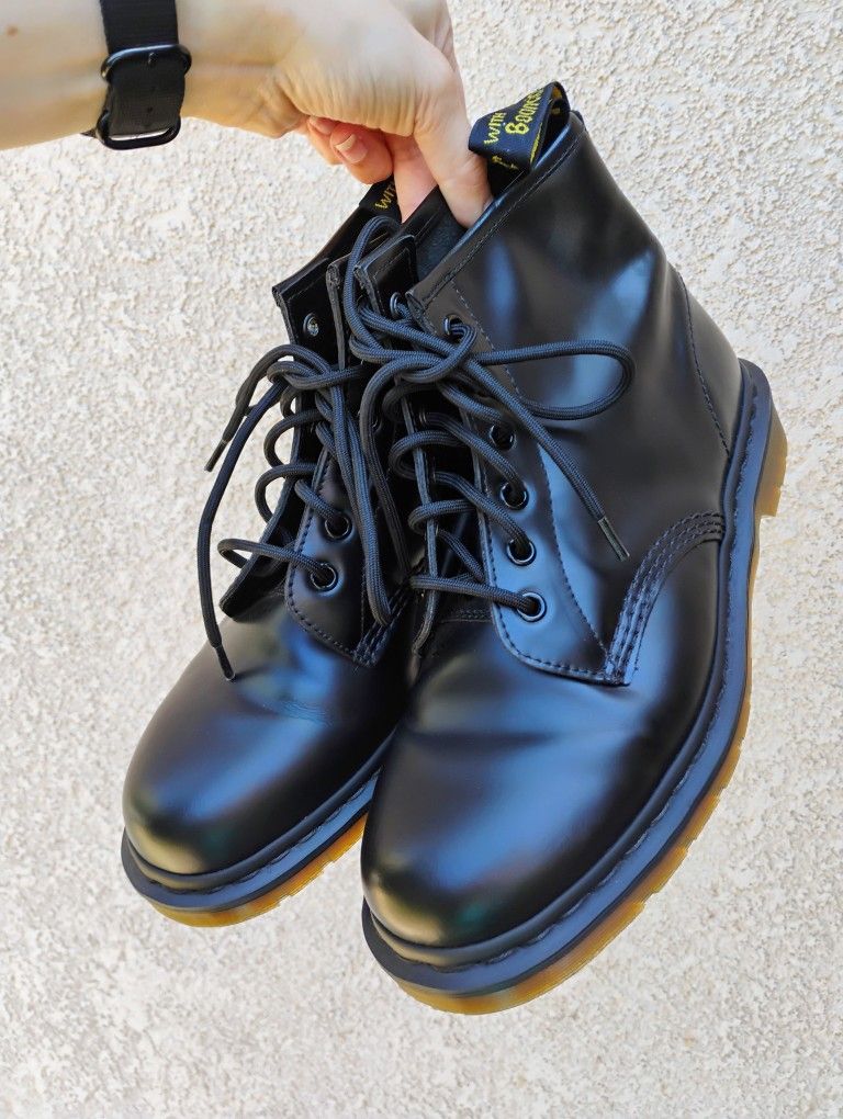 Dr Martens Ankle Boots Black Stitch women's 9