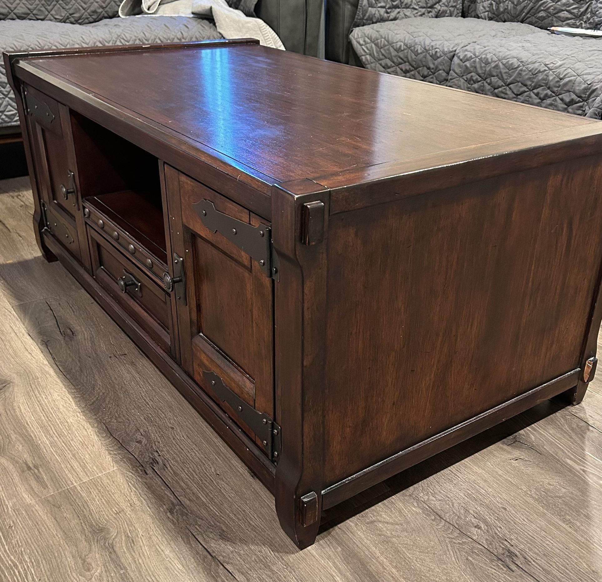Coffee table - Real 🪵