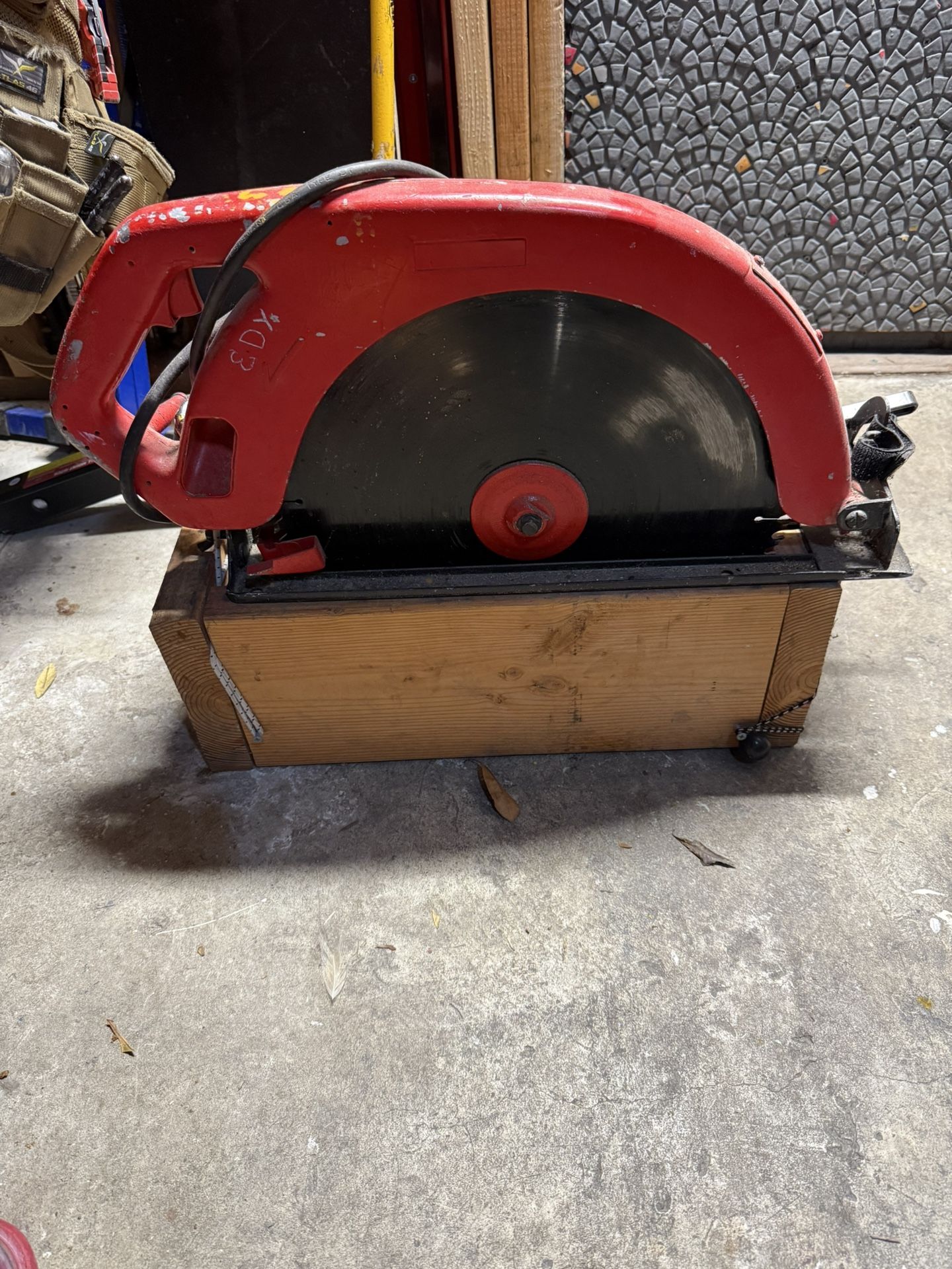  Makita Circular Saw 16” 