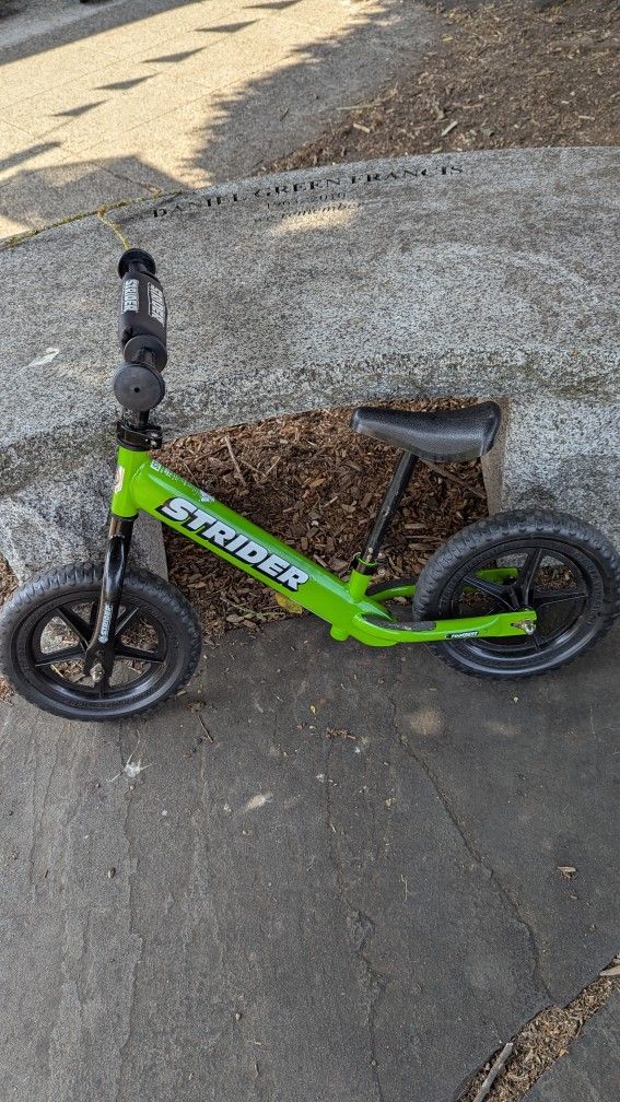Strider Balance Bike Bicycle Green