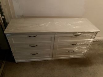 SONGESAND 6 Drawer Dresser, White, 63 3/8x32 1/4 " *USED* for Sale in  Tustin, CA - OfferUp