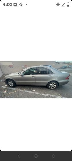 2004 C240 4 matic Mercedes Benze