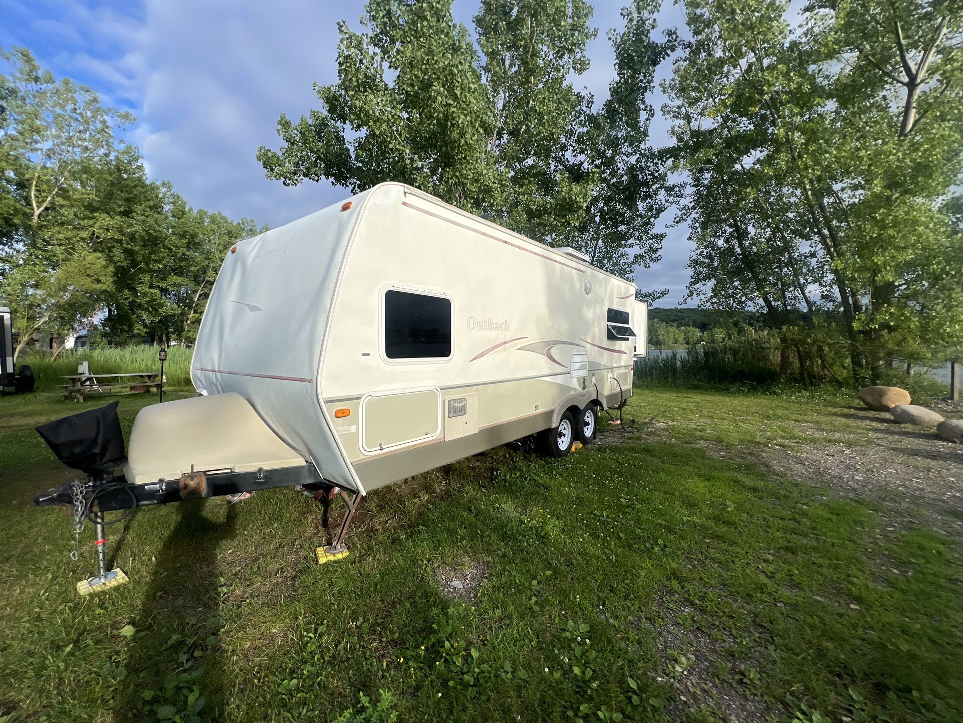 2006 Outback 23RS - 28’ When Slide Is Open