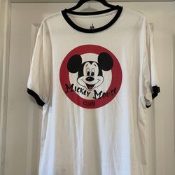Mickey Mouse T-shirt Size Large