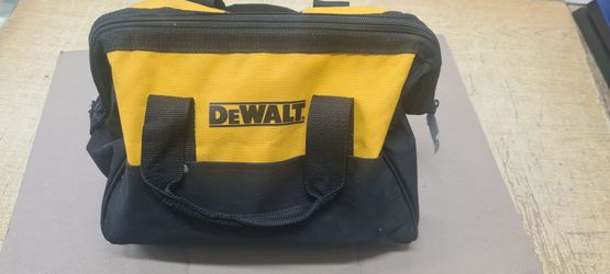 Dewalt MAX XR Cordless Brushless 1/2 in. High Torque Impact Wrench with Detent Pin Anvil and (1) 20V 4.0Ah Battery (Model: DCF899)