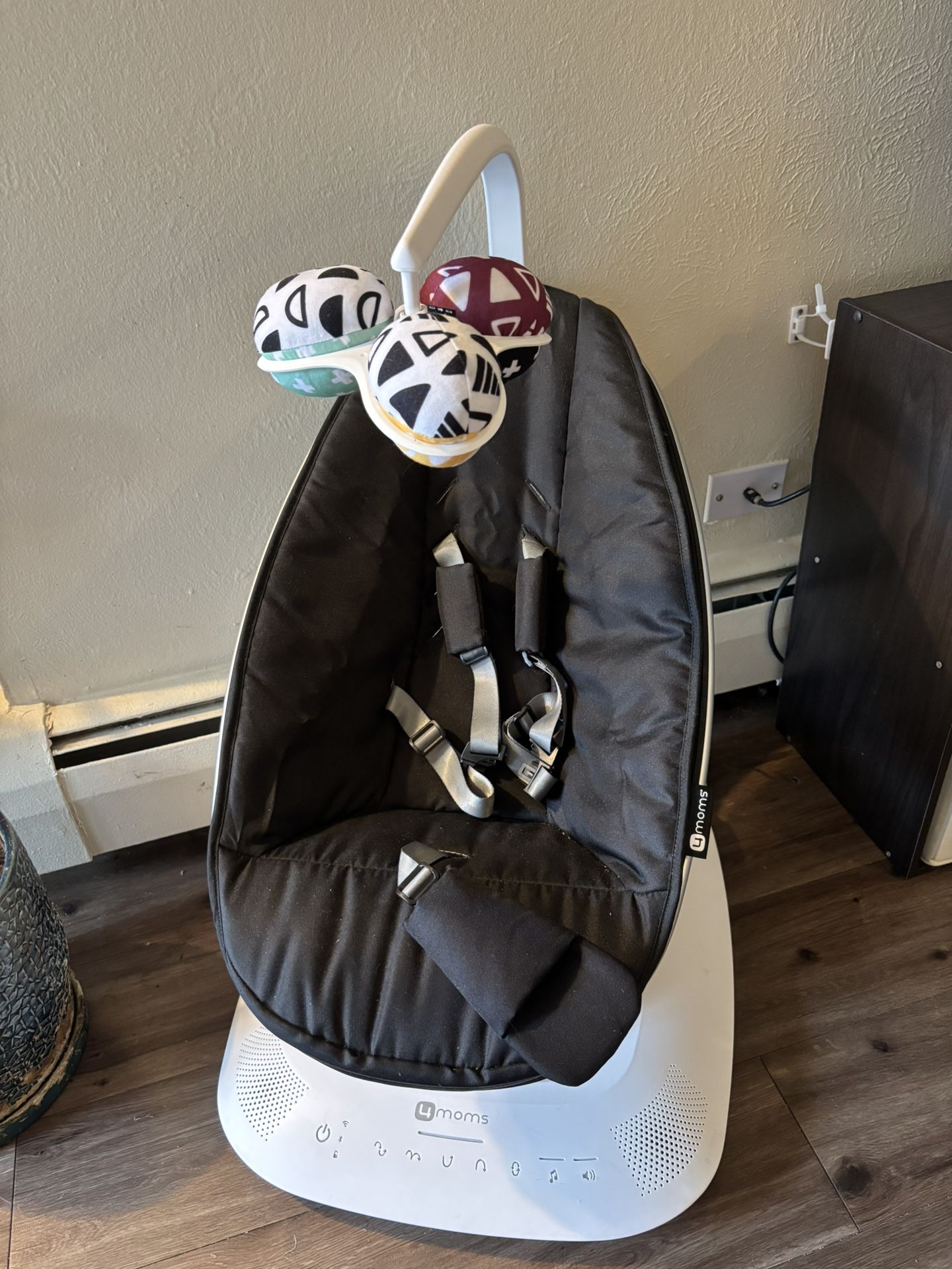 The MamaRoo Multi-Motion Baby Swing