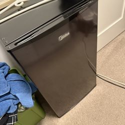 Mini Fridge 