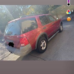 2004 Ford Explorer