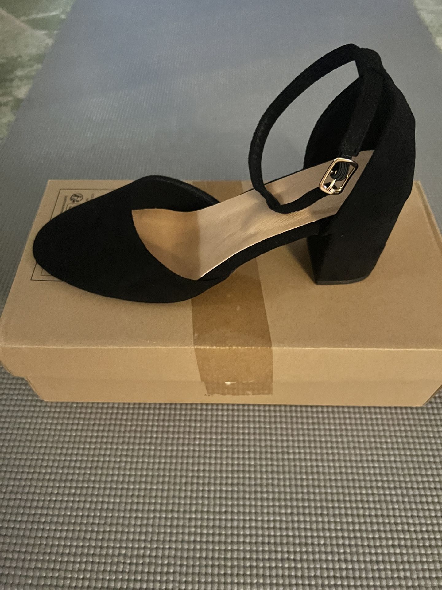 👠WOMENSWEAR Closed-Toe High Heels💃