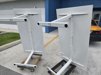 Ikea SKARSTA Manual Sit Stand Desk- LIKE NEW