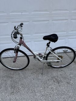 Ladies Hybrid Bike