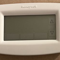 2 Honeywell RTH7600D 7-Day Programmable Touch Screen Thermostats