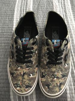 Vans Nintendo Duck Hunt Print Shoes