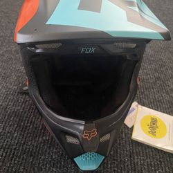 Fox V3 carbon helmet