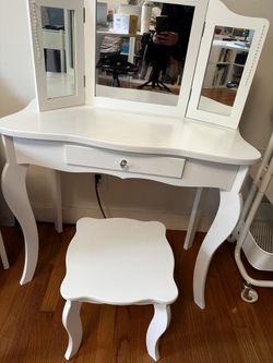 Kid Wood Vanity With Mirror