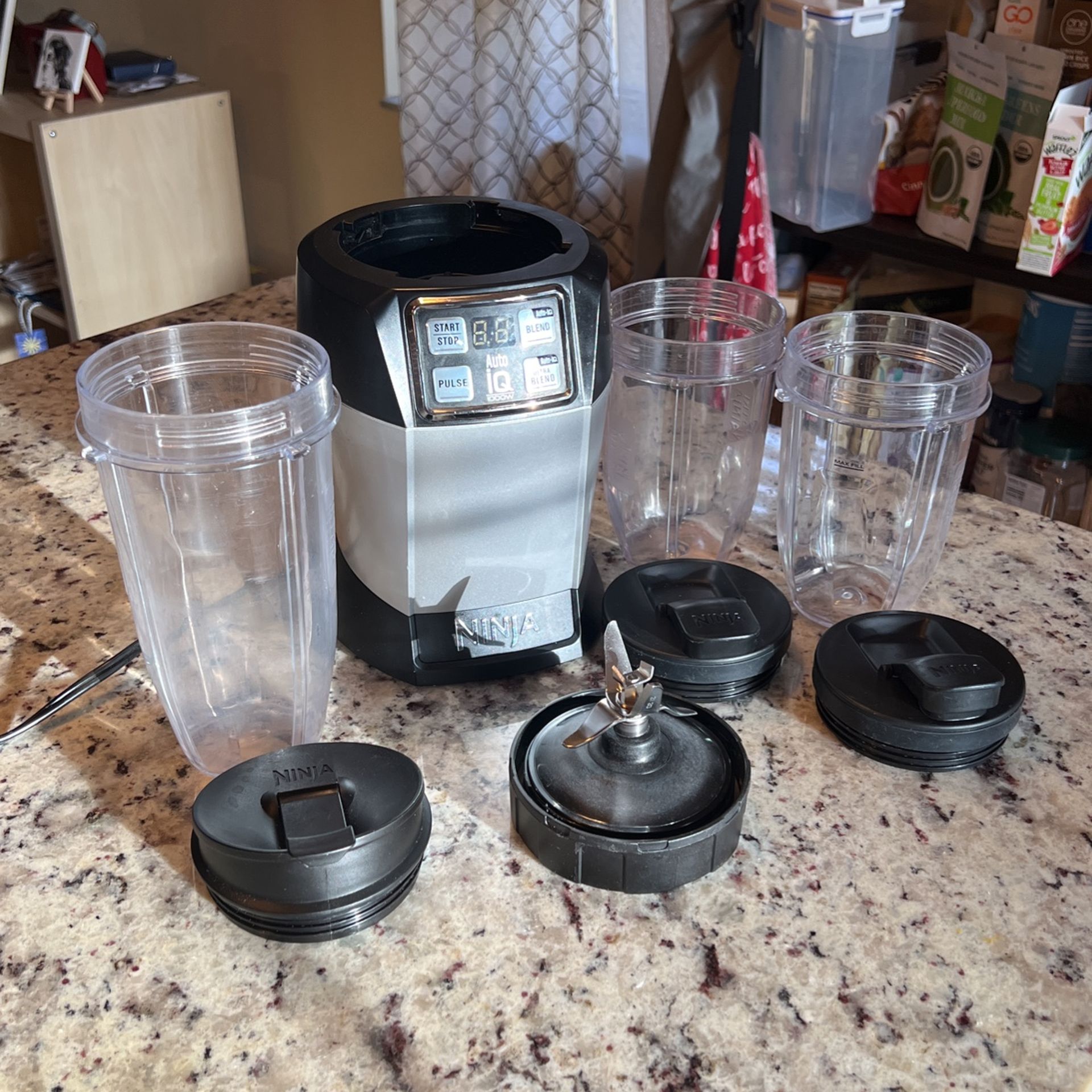 Ninja Blender Auto IQ 1000 watts