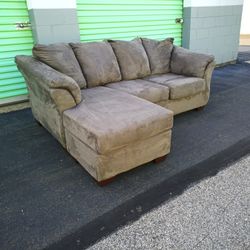 Delivery Available Gray Sectional Couch Sofa With Reversible Chaise 