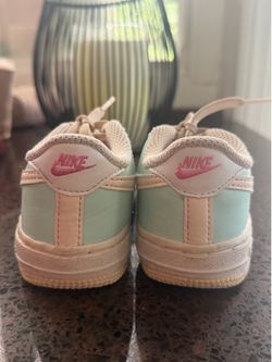 7C Nike pink & blue