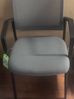 Set of 2 Gray Mesh Back Office Guest Chair