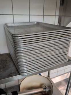 Lot of half sheet pans