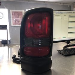 94 - 01 Dodge Pickup Taillight