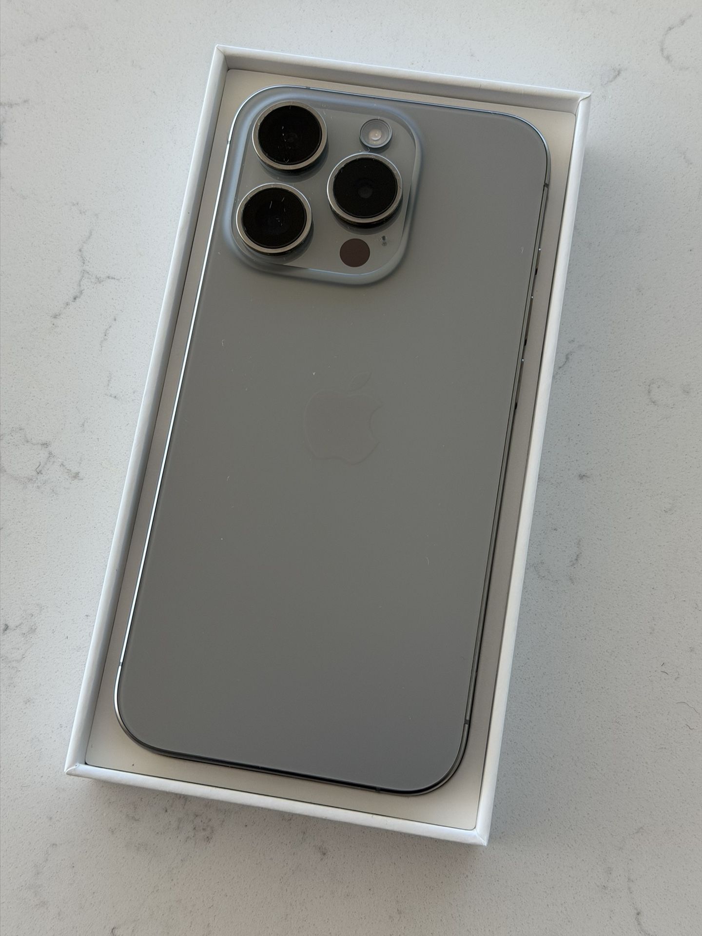 Apple iPhone 15 Pro 256GB Natural Titanium