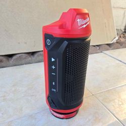 Milwaukee 12V Bluetooth Speaker with PACKOUT Compatibility (Tool-Only)