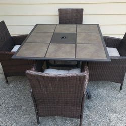 Outdoor Dining Set W/Cushions