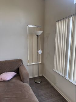 Two-bulb floor lamp