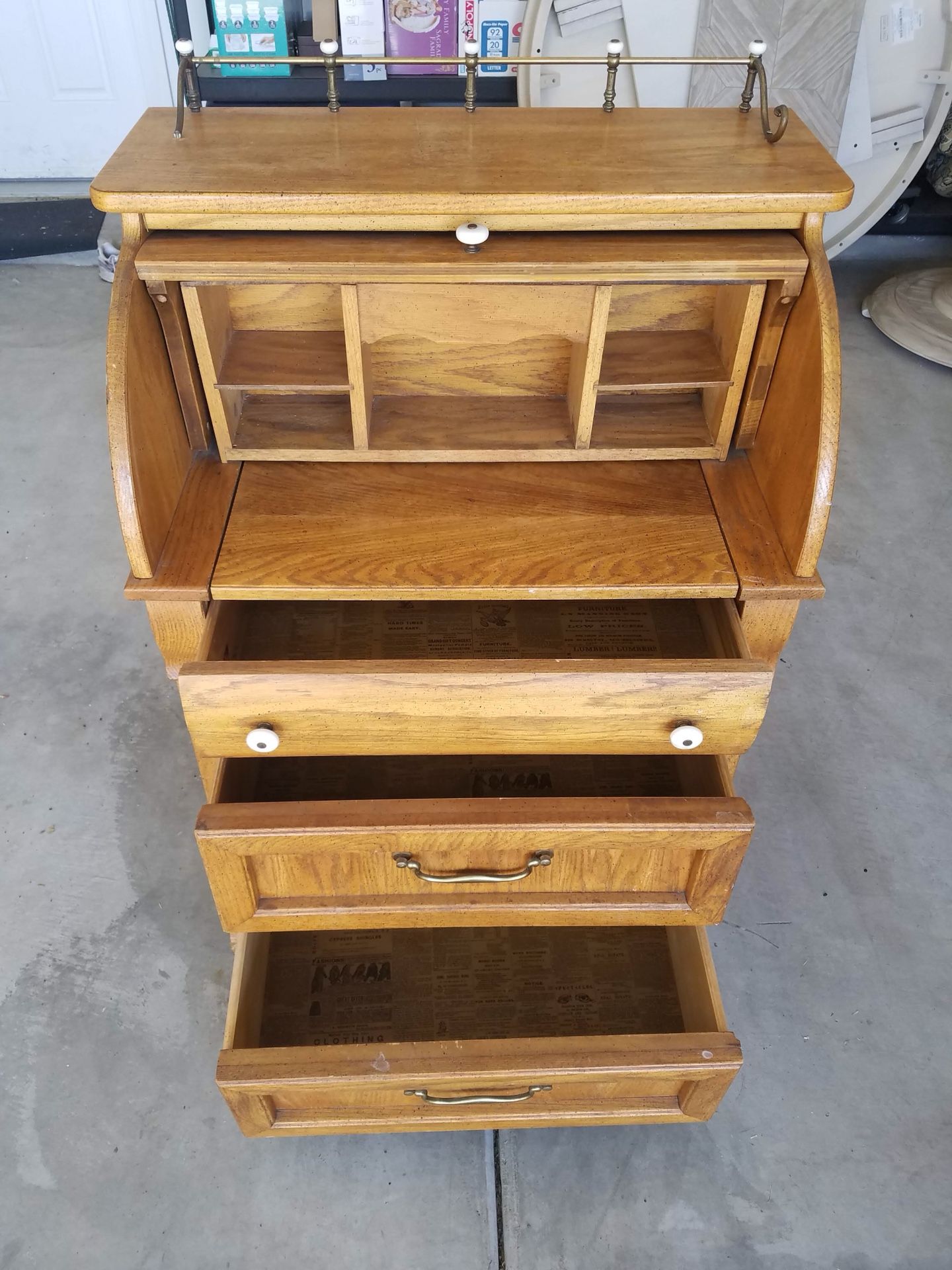 Pulaski Keepsake Roll Top/Secretary Solid Oak Wood Desk for Sale in Scottsdale, AZ OfferUp