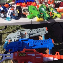 Bonche De Nerf Guns And Assorted