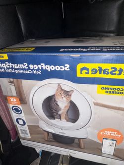 Self cleaning litter box