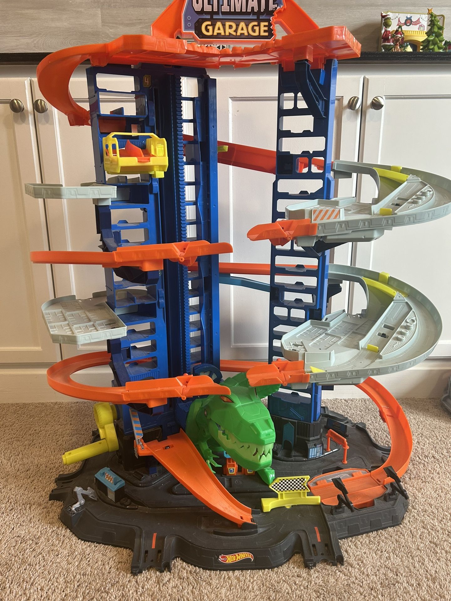 HOT-WHEELS ULTIMATE GARAGE